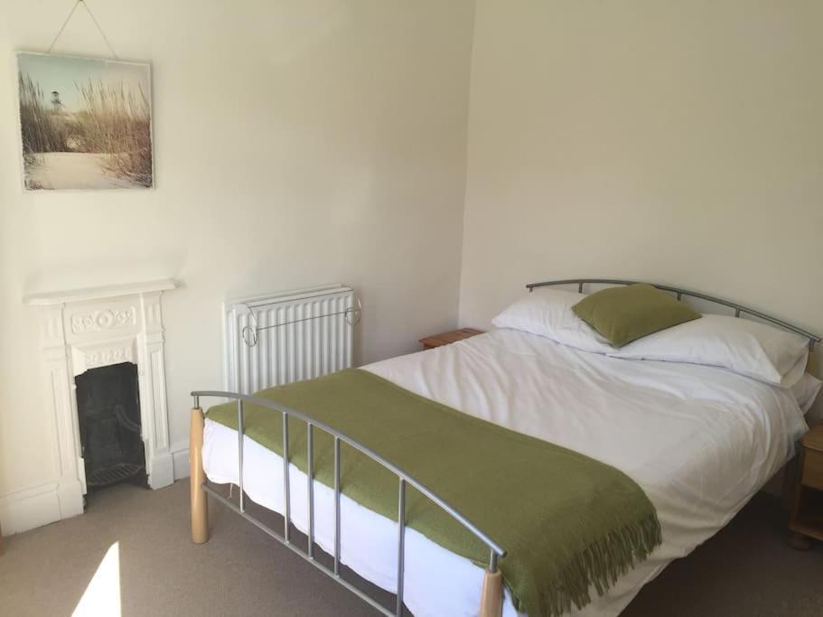 Spacious 5 Large Bedroom Victorian House - Beach 2 Miles Poole Exterior photo