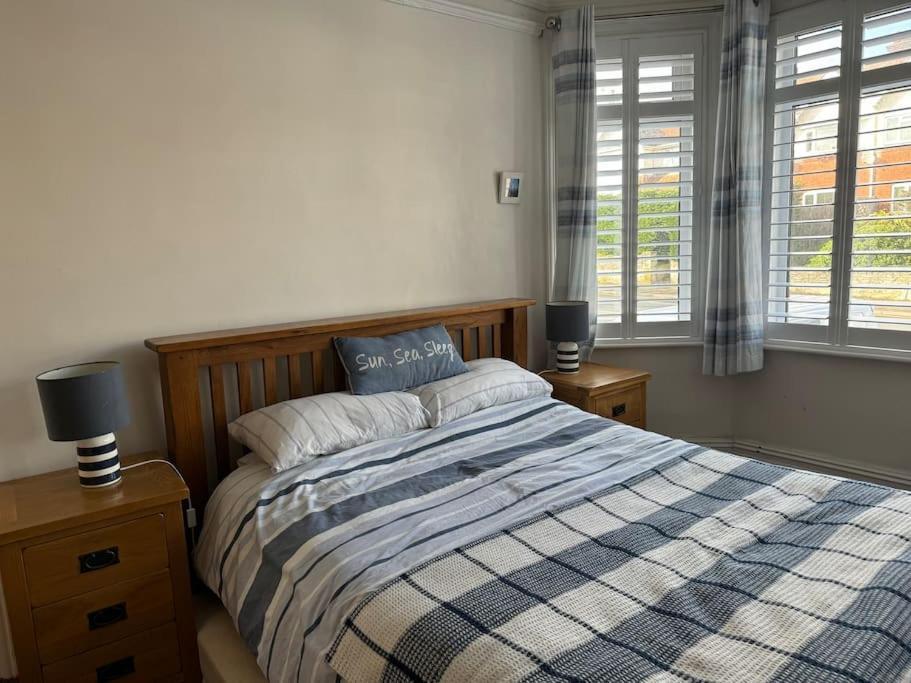 Spacious 5 Large Bedroom Victorian House - Beach 2 Miles Poole Exterior photo
